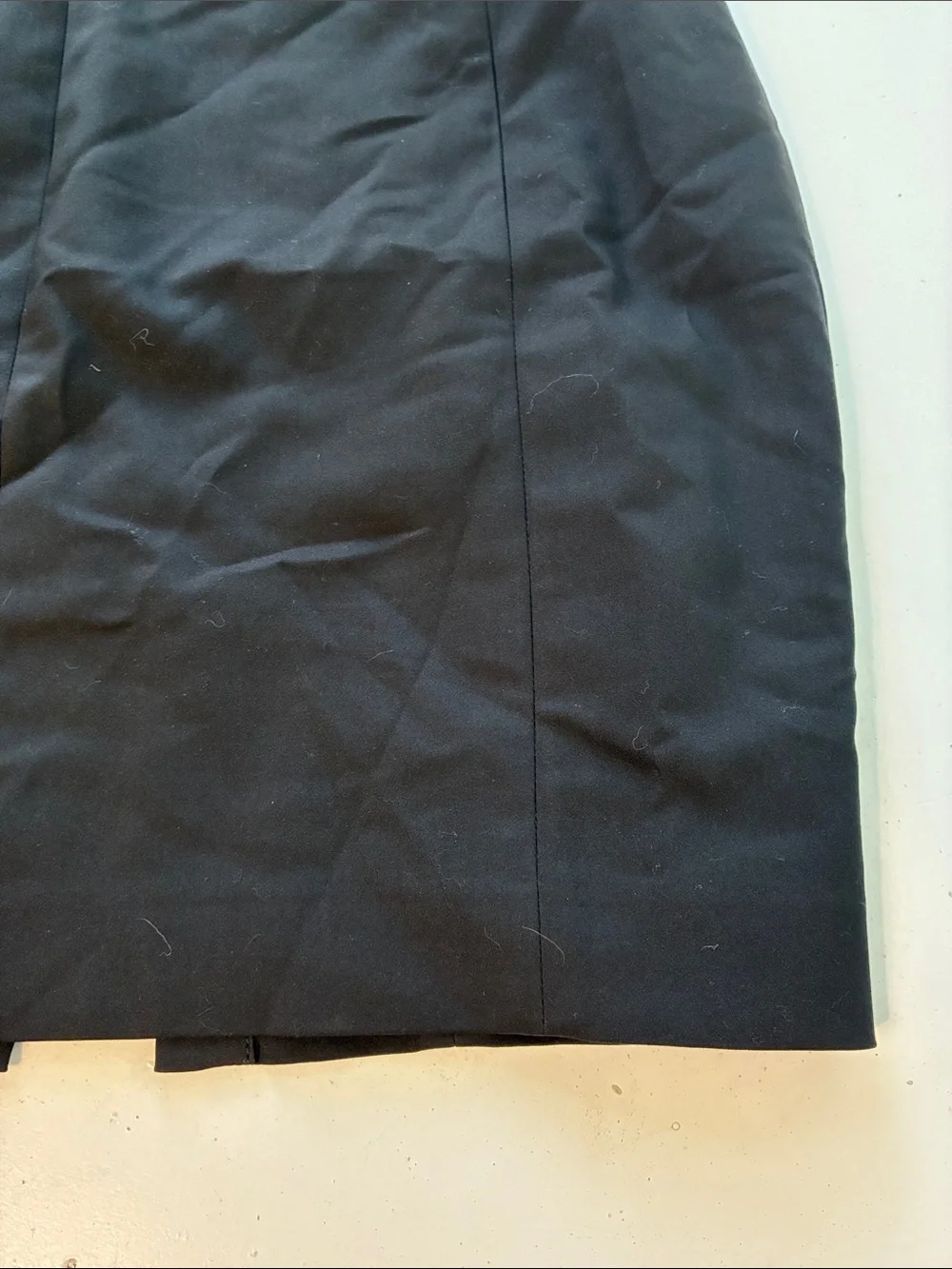 H&M Sz 2 Black Pencil Skirt with Back Zipper and Vent